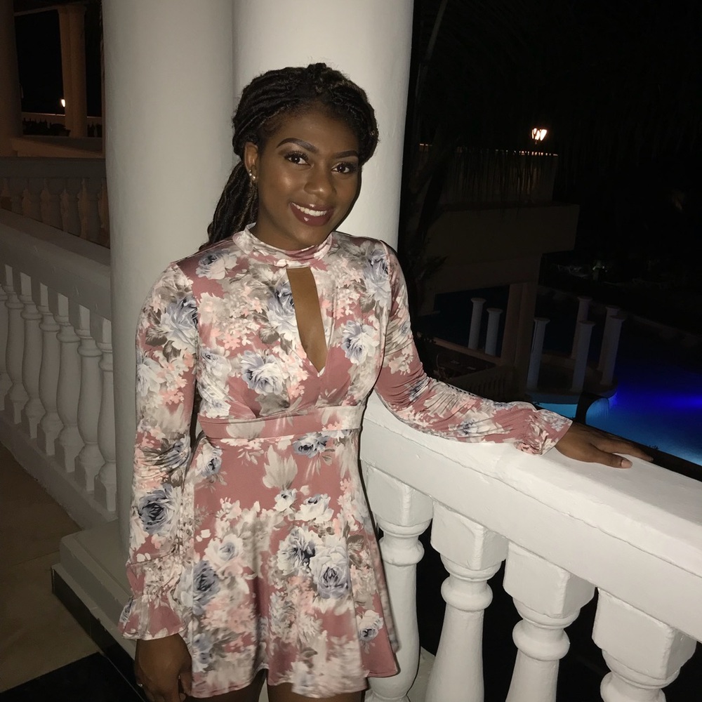 Meet your Posher, Joneisha